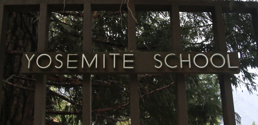 2014-10-17_usa_yosemite-school-sign.jpg