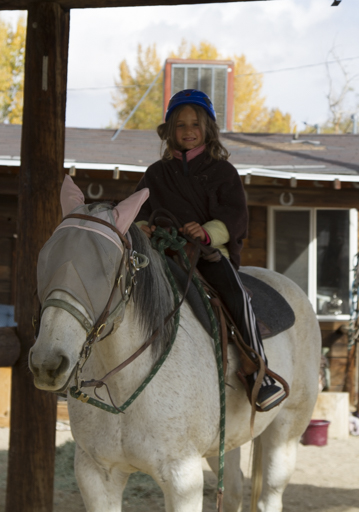 2014-11-01_usa-bishop_salina-horse-riding.jpg